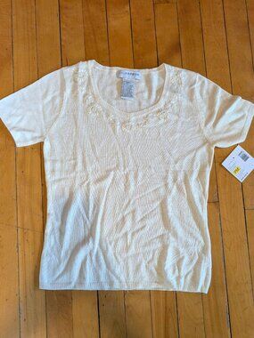 Sag Harbor Embroidered Knit Top. Petite, NEW